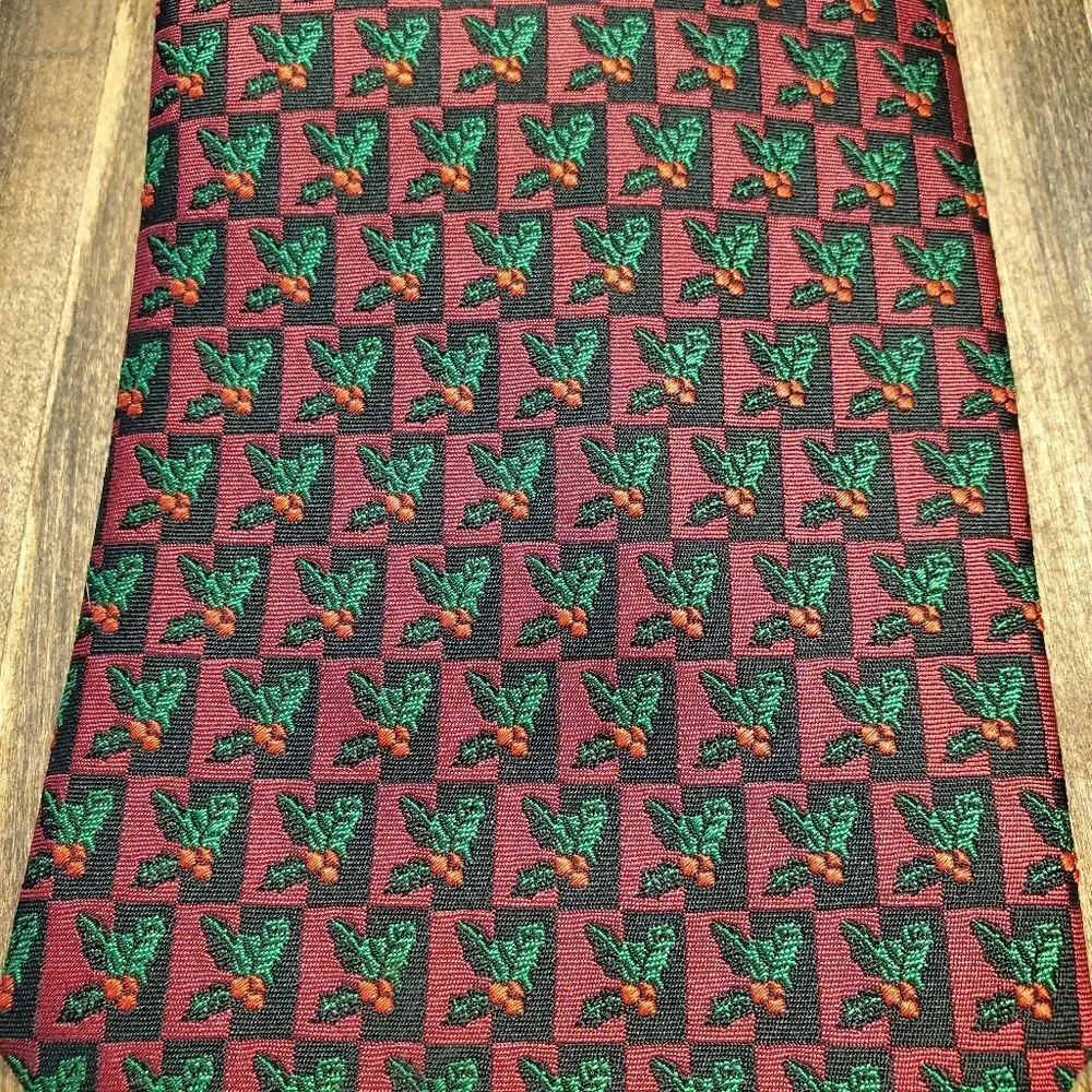 Christmas Tie All Silk Hallmark Licensing Holiday Traditions